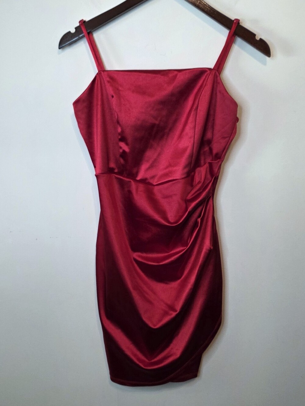 Emerald Sundae Red Satin Ruched Bodycon Mini Dress Size Medium Prom Homecoming